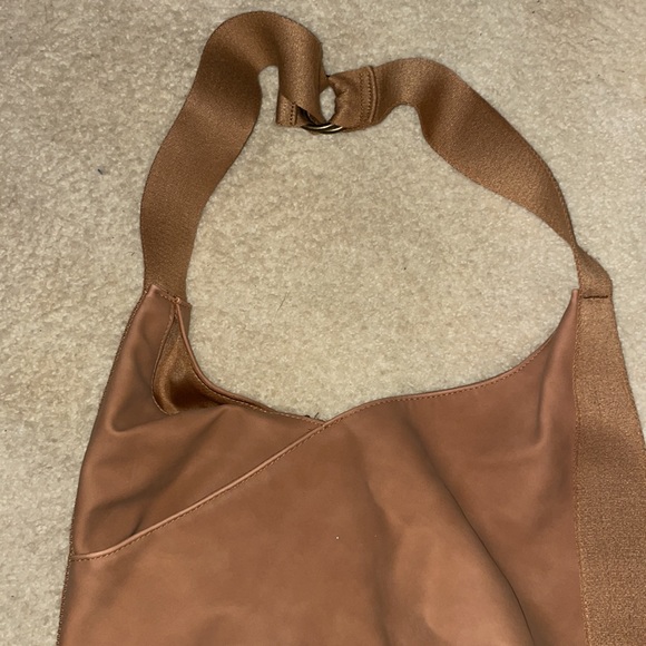 Universal Thread Purse - Picture 2 of 3